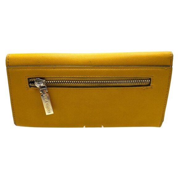 Steve Madden Yellow Leather Wallet With Snap Closure & Zipper Pocket - Picture 3 of 8